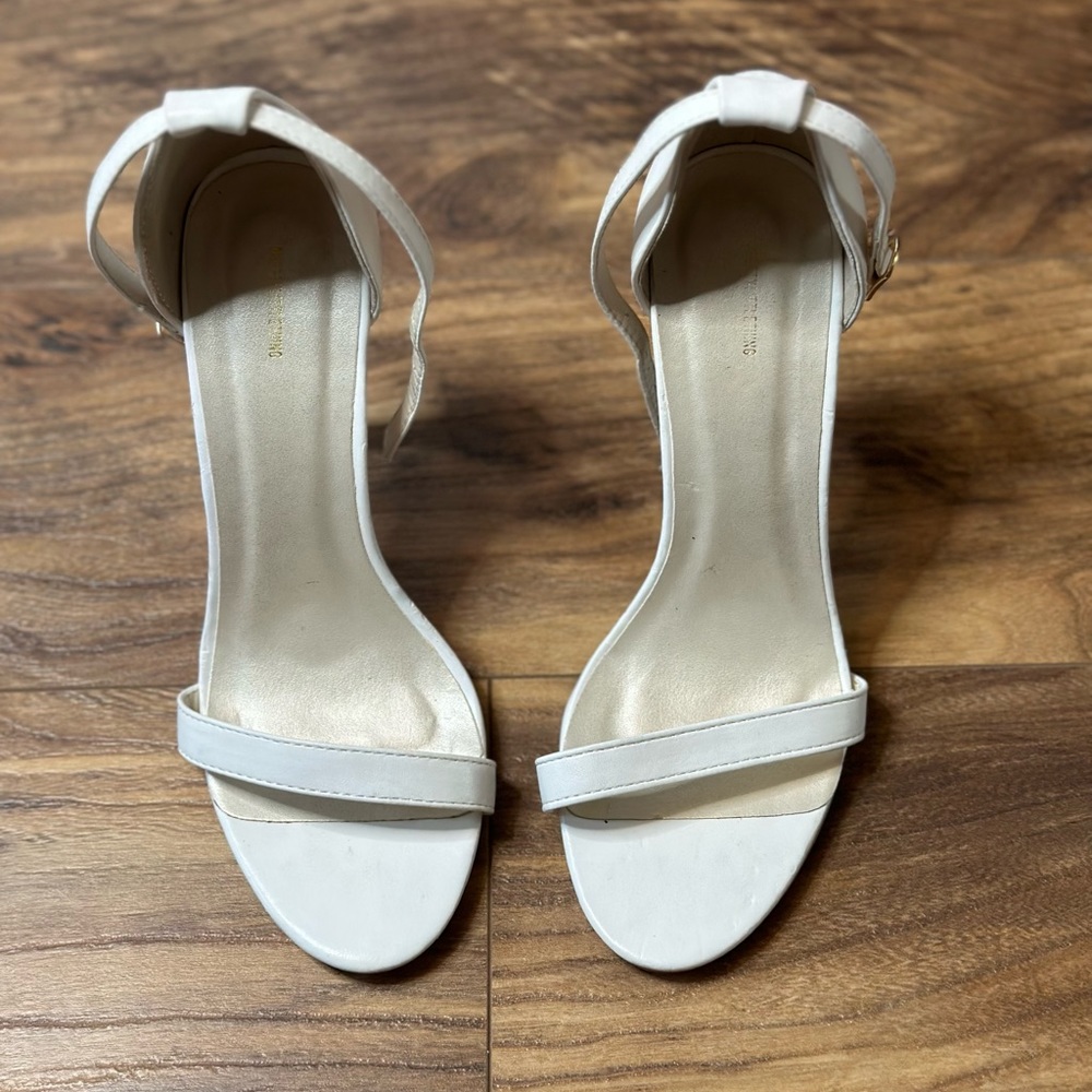 PRETTYLITTLETHING strap heel